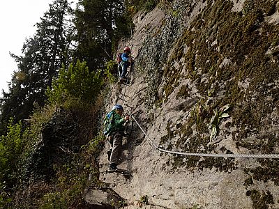 Weiter geht es wieder in typischer Klettersteig-Manier