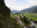 Der Ausblick vom Klettersteig ins westliche Zillertal