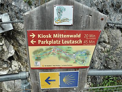 Wegweiser an der Panoramabrücke