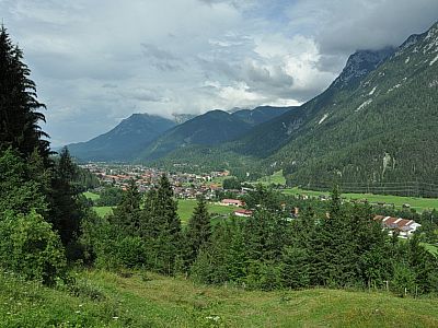 Blick von der Terrasse auf Mittenwald 