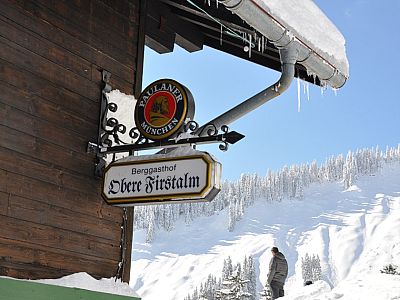 ....sieht das Bild hinter dem Schild....