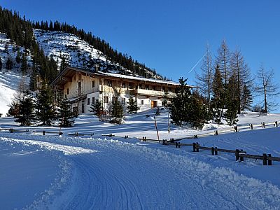 Vorbei an einem privaten Haus...