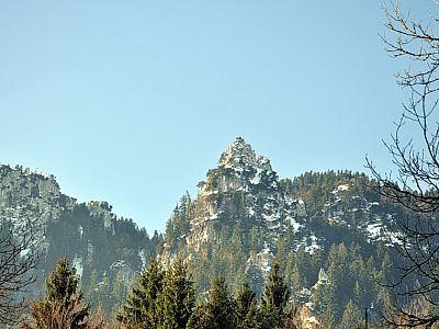 Der felsige Gipfel der Demelspitze