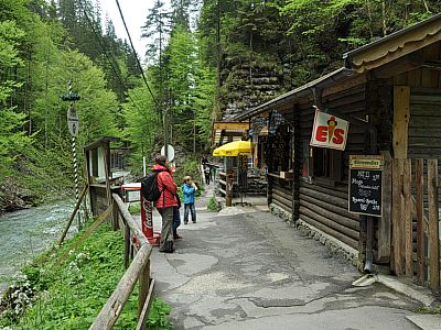 Der Andenkenladen am Ausgang der Klamm 