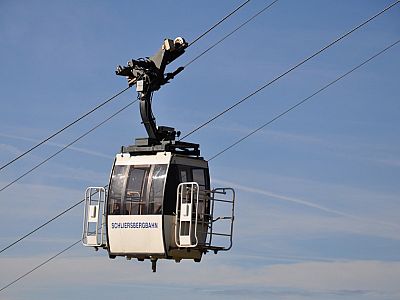 ... kreuzt die Seilbahntrasse.