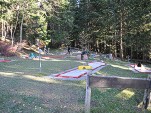 mit Minigolfplatz, ...