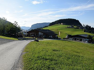 Die Gründlalm nahe der Seilbahngipfelstation