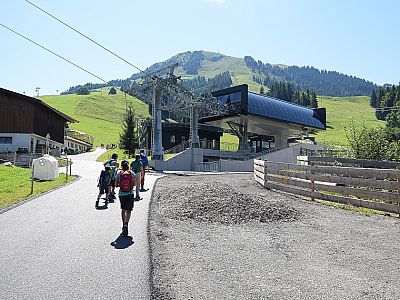 Hinter der Talstation der Salvenmoosbahn... 