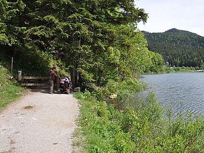 Auch hier kommt der Kinderwagen gut durch