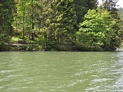 Der Uferweg vom See aus