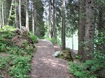 Weiter auf dem gut ausgebauten Uferweg