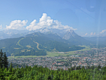 Blick aus der Gondel zur Zugspitze