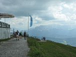 Die Wolken werden langsam dichter.