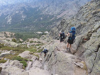 Obwohl das Ziel ständig vor Augen liegt, kommen wir nur langsam näher