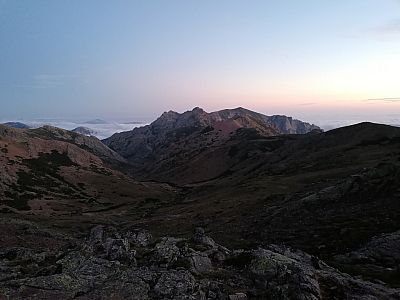 Der Tag findet sein Ende und wir verkriechen uns in unsere kuscheligen Schlafsäcke