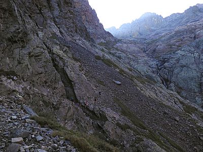 Entlang des  Ruisseau de Tighiettu, der später zum Fluss Asco wird, steigen wir auf