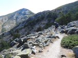 Wir wandern, nur leicht ansteigend, auf den Capu a u Tozzu zu