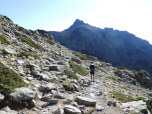 ... dann zweigt unser Weg nach links ab, direkt auf den Monte d´Oro zu.