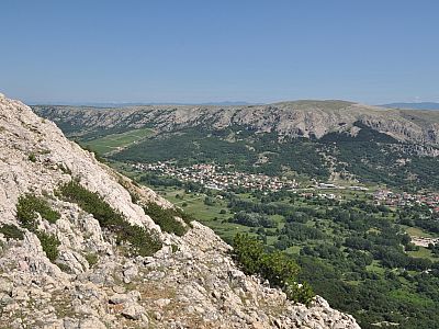 Das Dorf Jurandvor, etwas nördlich von Baska