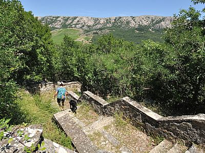 Über viele Stufen gelangen wir...