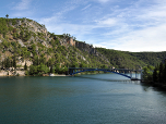 An der Brücke auf der linken, nördlichen Uferseite startet die Tour.