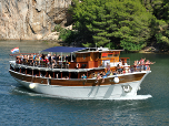 Auch eine An- und Rückfahrt mit dem Schiff aus Skradin ist möglich.