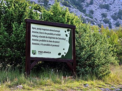 In der Schlucht besteht Steinschlaggefahr
