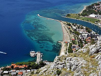 Omis mit dem kleinen Hafen