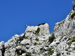 Links über uns thront die Festung Starigrad