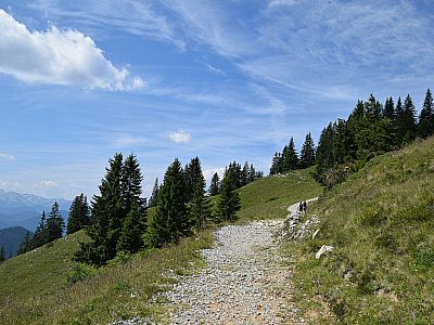 Auf der Südseite spazieren wir weiter nach Westen
