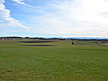 Begleitet vom Blick auf die Alpen...
