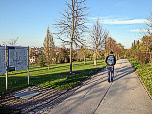 ... folgen wir dem Weihenstephaner Fußweg an dem Oberdiekgarten vorbei nach Osten.