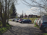 Über einen Parkplatz spazieren wir zur Parkstraße, ...