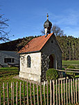 ...und Kapelle in Reisenthal