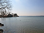 ...hat man einen schönen Blick über den Wörthsee