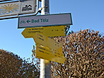 ...und treffen auf die ersten Wanderwegweiser