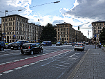 ...spazieren wir die Maximilianstraße nach Westen...