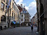 ... das Hofbräuhaus am Platzl erreichen.