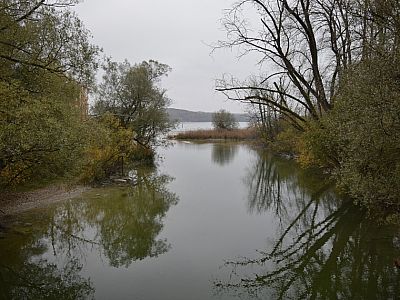 ... nur der Blick nach Süden ist idyllisch.