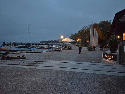 In der Dämmerung haben wir Utting erreicht