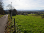 Hinter Pähl sind schön die Berge zu sehen