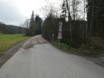 Wir setzten unsere Wanderung auf der nun ungeteerten Straße fort