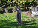 Der Holzfigur werden wir es in wenigen Minuten gleichtun