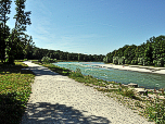 Auf den Kiesbänken der Isar lässt sich Sonne tanken