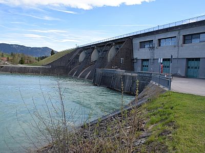 Die Staustufe 2 vom Westufer