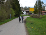 Am Westufer spazieren wir nach Norden bis Lechbruck