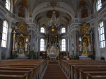 Der Blick zum Alter der Kirche Mariä Heimsuchung