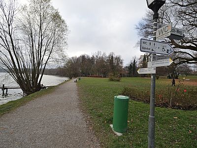 Wir biegen rechts ab und spazieren am Ufer entlang Richtung Dießen