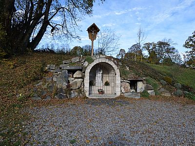 Die 2009 erbaute Mariengrotte