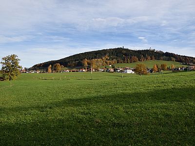 Der Blick zurück auf den Hohen Peißenberg
